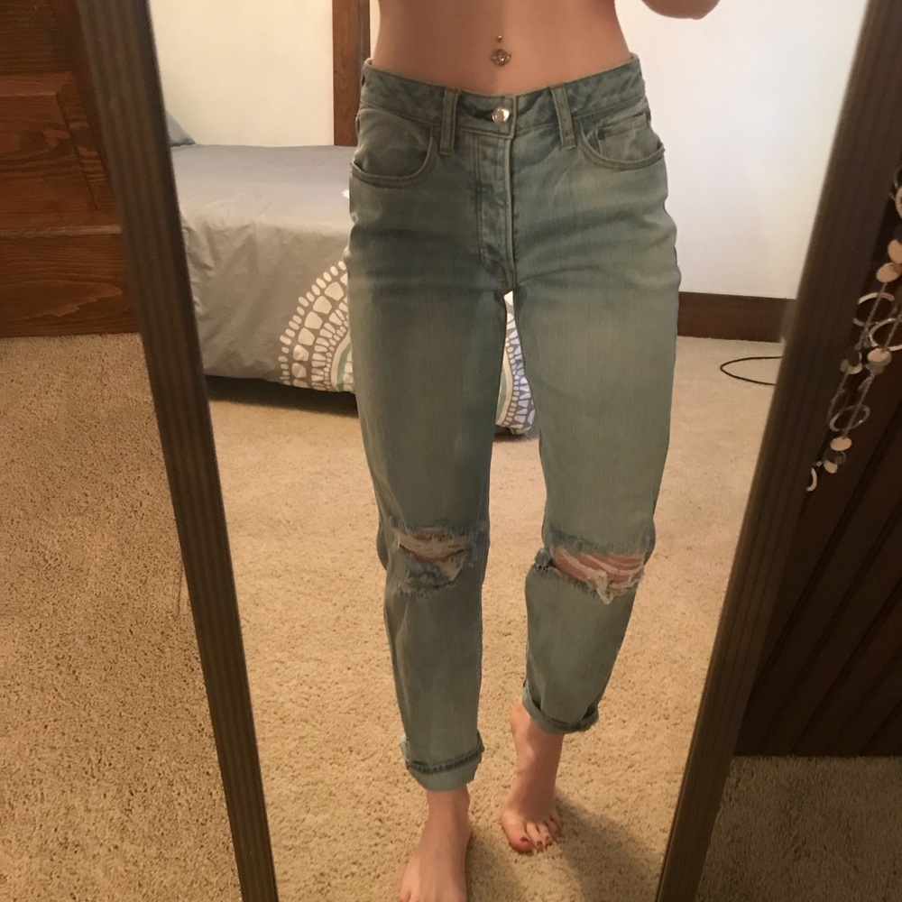 American Eagle Vintage High Rise “Mom Jeans”
